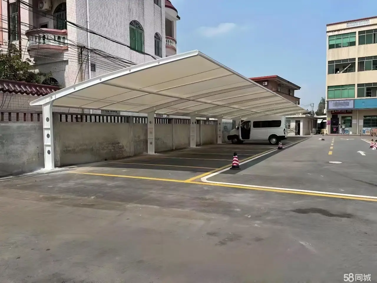 贵州麻江膜结构工程科普:山地多雨强紫外环境,停车棚选材别只看低价